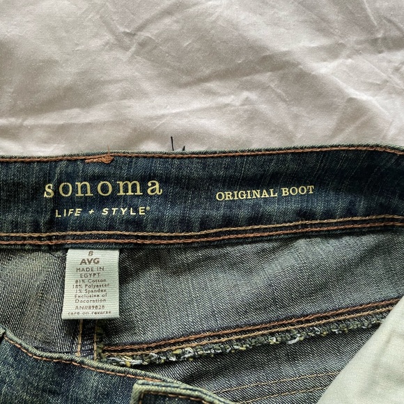 Like new boot cut jeans- size 8 average - Picture 7 of 14